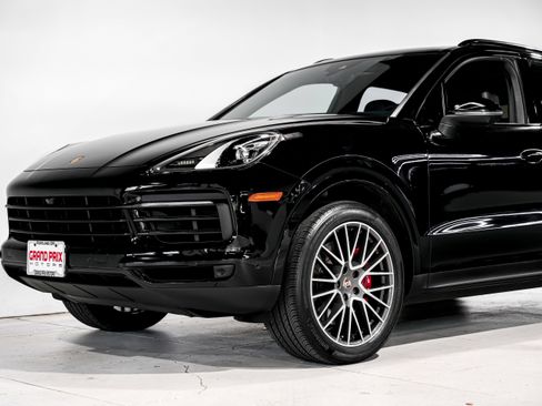 Used 2022 Porsche Cayenne S image 33