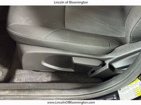 Used 2018 Ford Focus SE w/ Cold Weather Package image 22