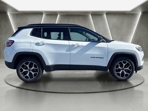 Used 2025 Jeep Compass Limited AWD/4WD image 6