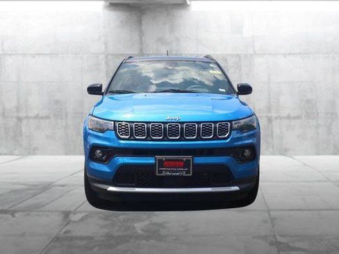 Used 2025 Jeep Compass Limited AWD/4WD image 4