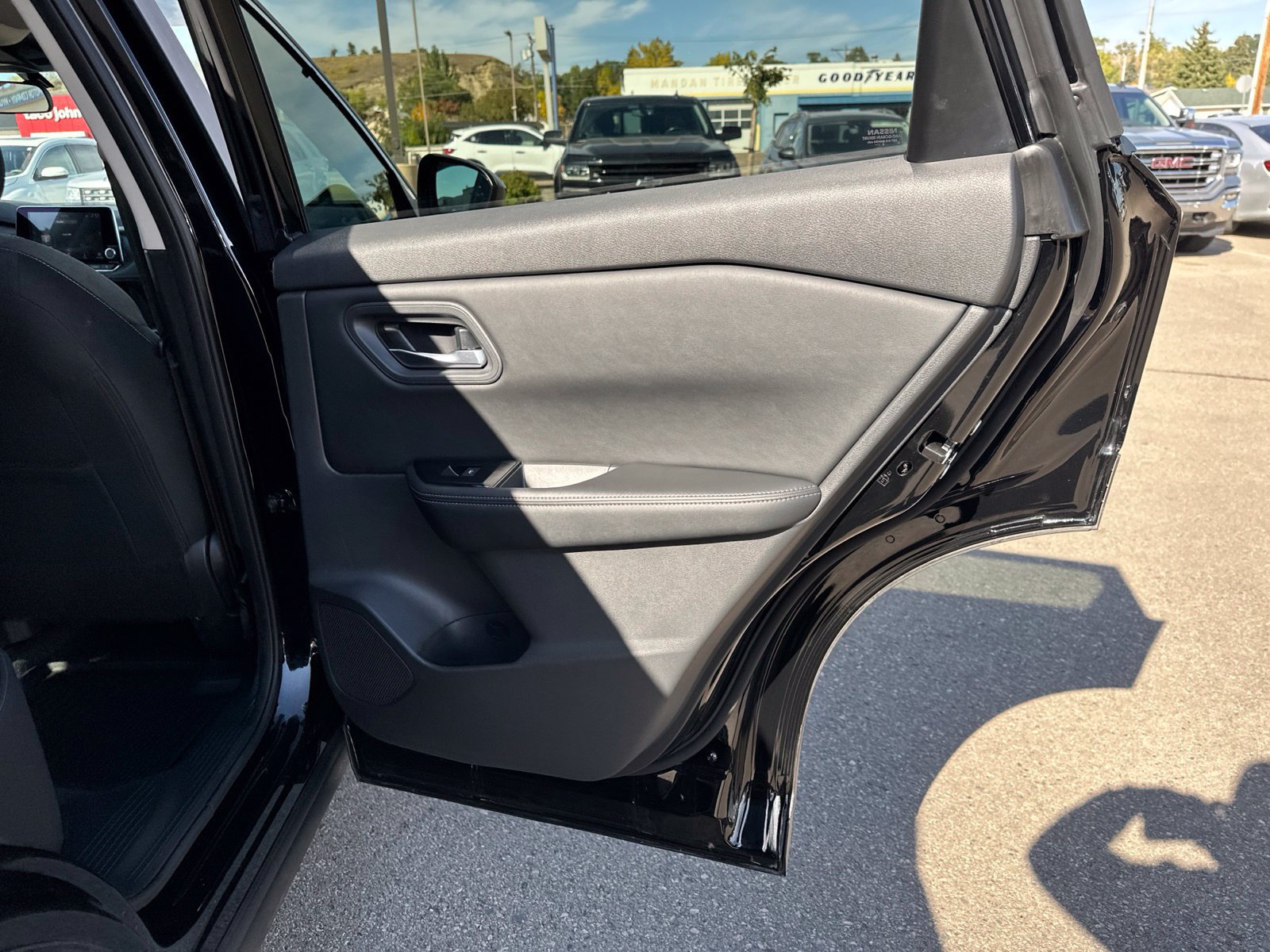 Used 2026 Nissan Rogue SV AWD/4WD image 29