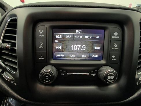 Used 2018 Jeep Compass Latitude image 21