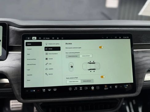 Used 2022 Rivian R1S Launch Edition Quad AWD/4WD image 9