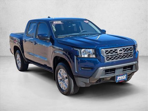 Used 2022 Nissan Frontier SV image 3