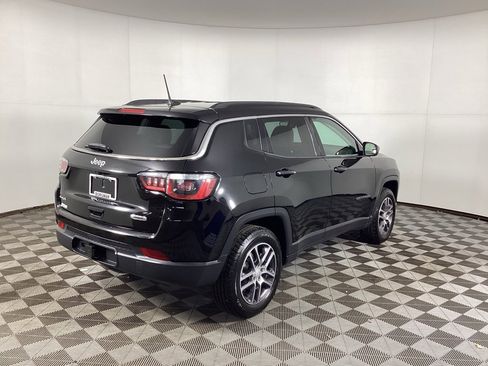 Used 2018 Jeep Compass Latitude w/ Popular Equipment Group image 2