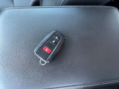 Used 2022 Toyota 4Runner SR5 Premium image 34