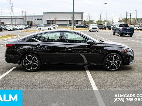 Used 2025 Nissan Altima 2.5 SR image 7