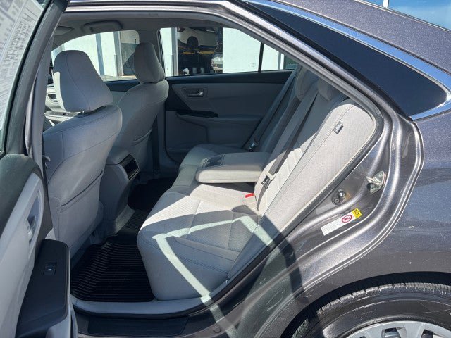 Used 2017 Toyota Camry LE FWD image 34