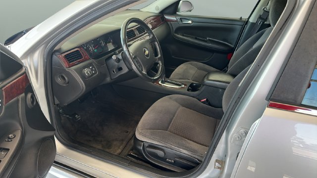 Used 2010 Chevrolet Impala LT w/ Convenience Package FWD image 7