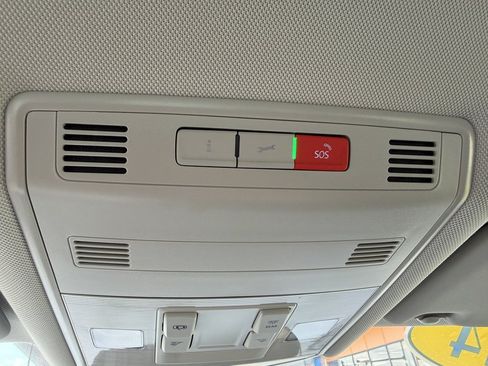 Used 2024 Volkswagen Jetta SE FWD image 20