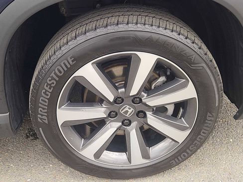 Used 2023 Honda Pilot Touring image 10