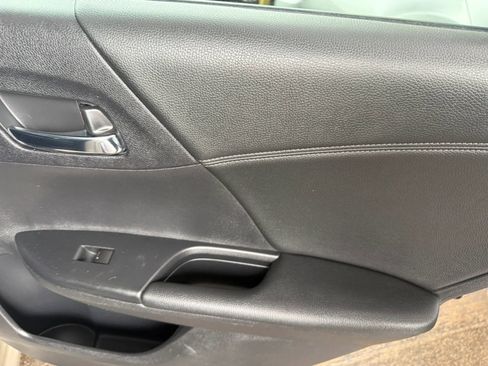 Used 2014 Honda Accord Sport image 16