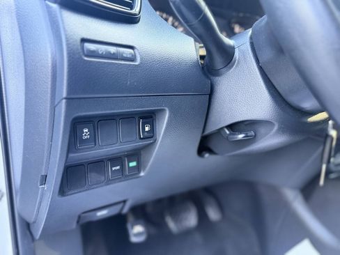 Used 2018 Nissan Rogue S FWD image 12