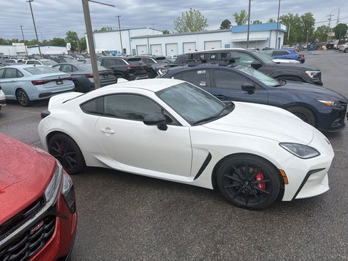 Used 2025 Toyota GR86 Premium w/ Performance Package RWD image 7