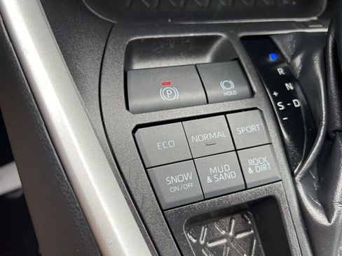 Used 2024 Toyota RAV4 XLE image 26