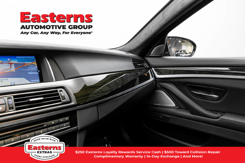 Used 2015 BMW M5 RWD image 32