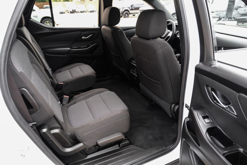 Used 2023 Chevrolet Traverse LT AWD/4WD image 42