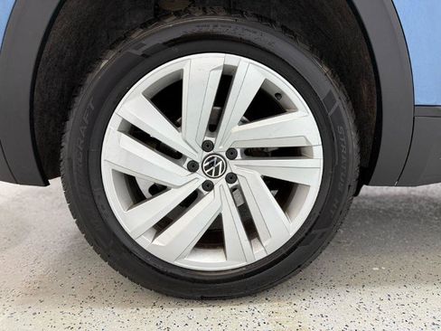 Used 2020 Volkswagen Atlas Cross Sport SE image 32