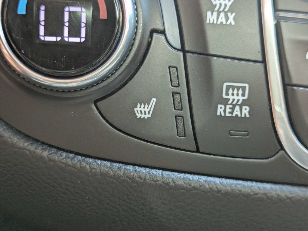 Used 2024 Chevrolet Equinox RS FWD image 23