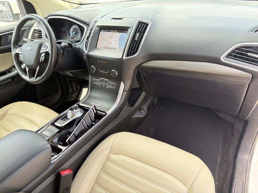 Used 2019 Ford Edge SEL w/ Equipment Group 201A FWD image 12