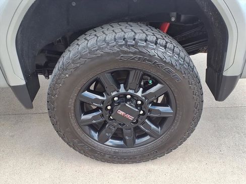 Used 2024 GMC Sierra 2500 AT4 w/ AT4 Premium Plus Package AWD/4WD image 20