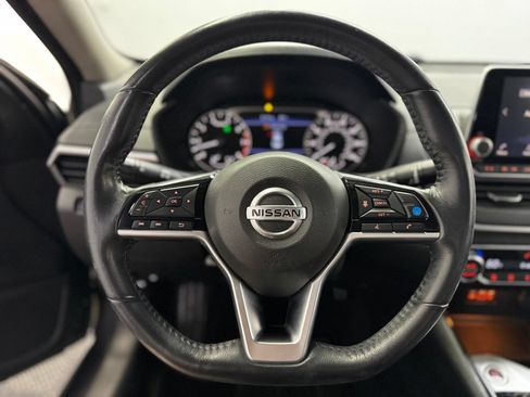 Used 2020 Nissan Altima 2.5 SV FWD image 21