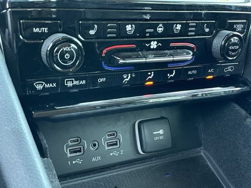 Used 2022 Jeep Grand Cherokee L Limited w/ Luxury Tech Group II RWD image 19