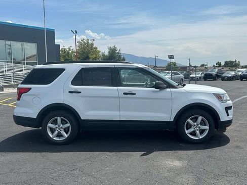 Used 2018 Ford Explorer 4WD image 2