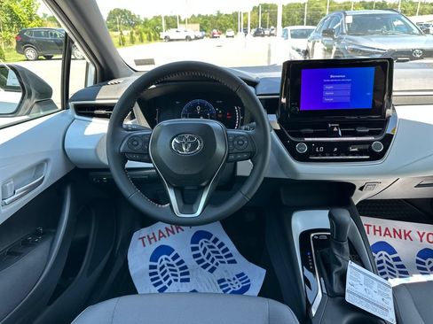 Used 2026 Toyota Corolla SE FWD image 5