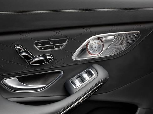 Used 2020 Mercedes-Benz Maybach S 560 4MATIC image 46