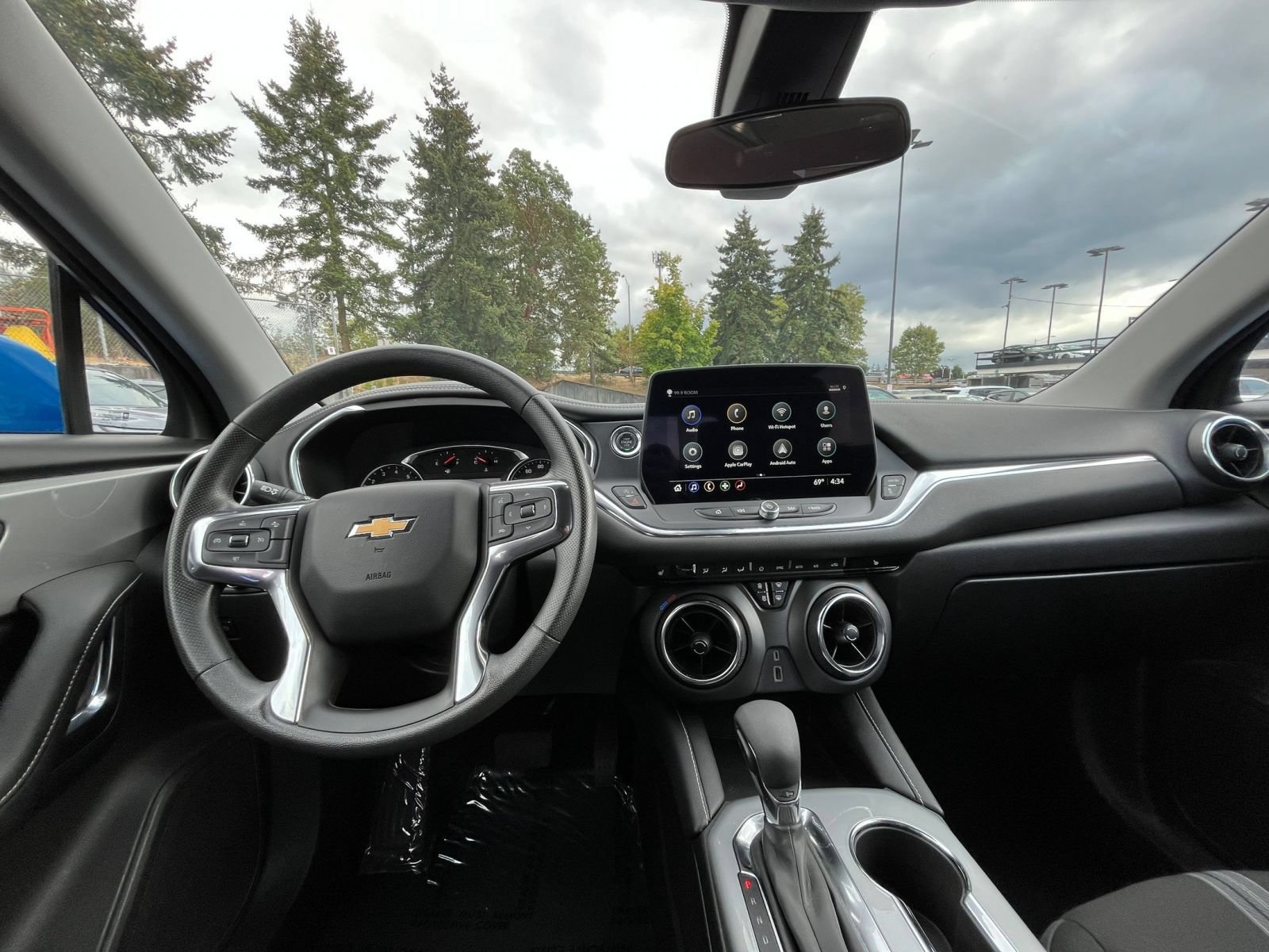 Used 2025 Chevrolet Blazer LT FWD image 33