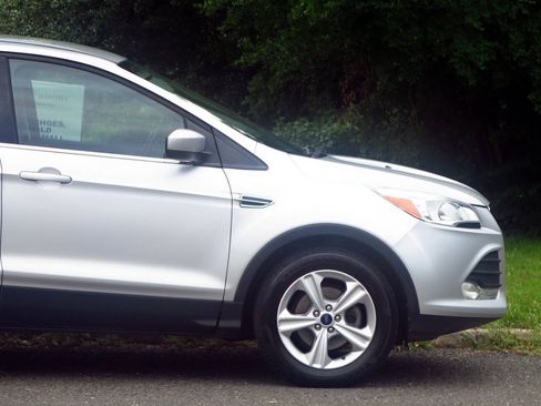 Used 2016 Ford Escape SE FWD image 26