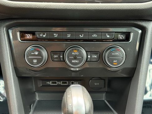 Used 2018 Volkswagen Tiguan SEL Premium image 38