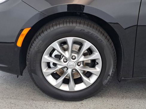 New 2026 Chrysler Pacifica Limited image 9