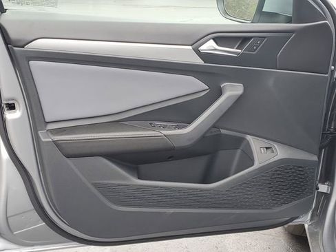 New 2025 Volkswagen Jetta SE image 8