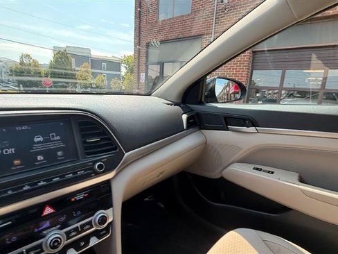 Used 2020 Hyundai Elantra Value Edition FWD image 38