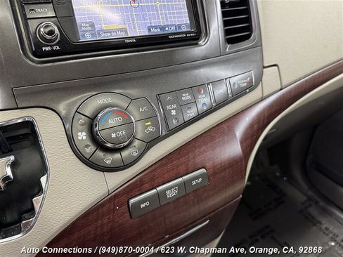 Used 2013 Toyota Sienna XLE image 20