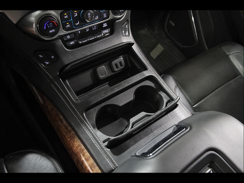 Used 2018 Chevrolet Tahoe Premier AWD/4WD image 17