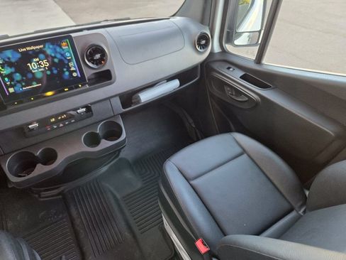 Used 2022 Mercedes-Benz Sprinter 2500 image 48