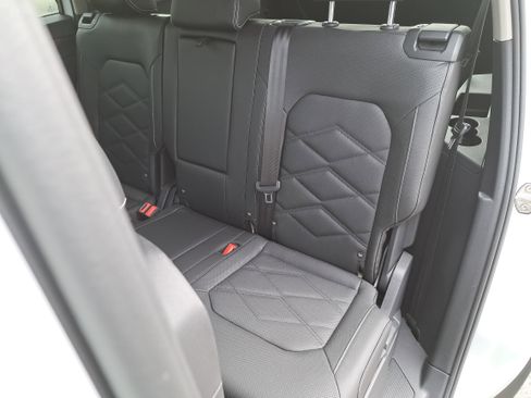 Certified 2025 Volkswagen Atlas SE image 14