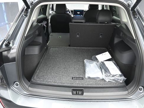 New 2026 Volkswagen Tiguan SE image 23