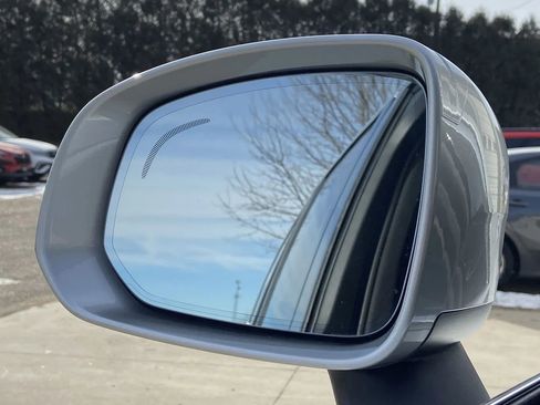 Used 2022 Volvo XC90 T6 Momentum w/ Advanced Package image 9