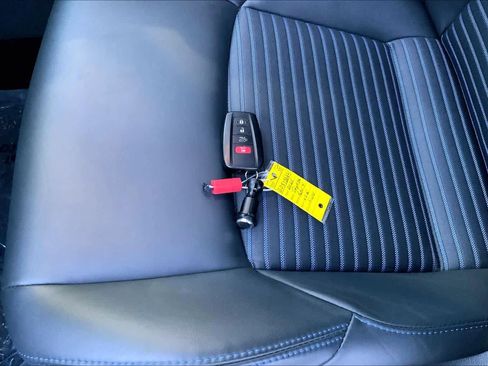 Used 2025 Toyota RAV4 XSE w/ Weather Package image 15