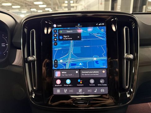 Used 2023 Volvo C40 P8 Recharge Ultimate image 12