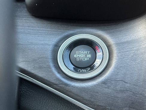 Used 2021 Jeep Grand Cherokee L Overland w/ Luxury Tech Group IV image 24