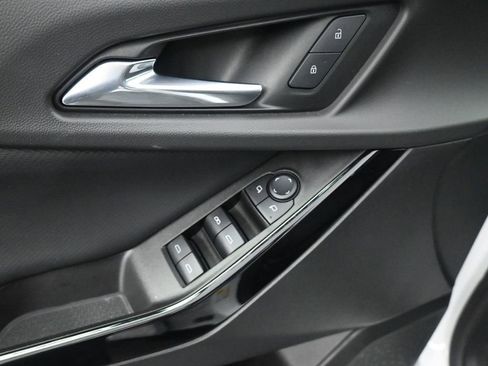 Used 2025 Chevrolet Equinox LT image 25