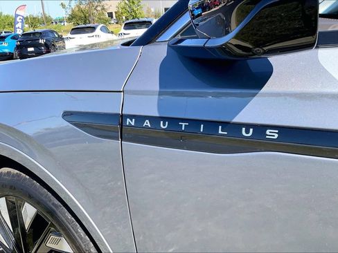 Used 2024 Lincoln Nautilus Black Label w/ Jet Appearance Package (87T) AWD/4WD image 4