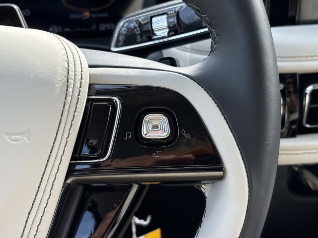 New 2027 Lincoln Aviator AWD image 27