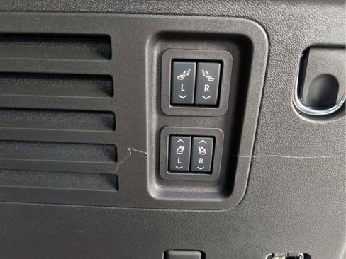 Used 2025 GMC Acadia Denali image 20