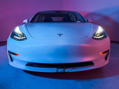 Used 2023 Tesla Model 3 Standard Range RWD image 5
